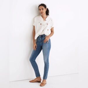 Madewell Petite 10" High-Rise Roadtripper Authentic Jeans in Vinton Wash